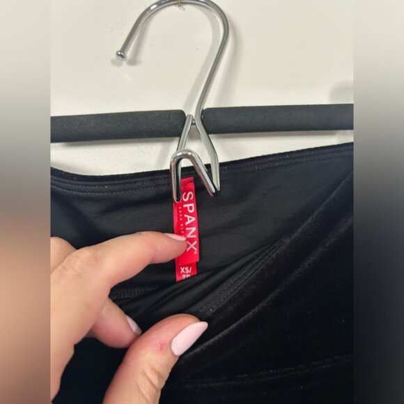 SPANX® Black Velvet Leggings XS - Picture 6 of 8